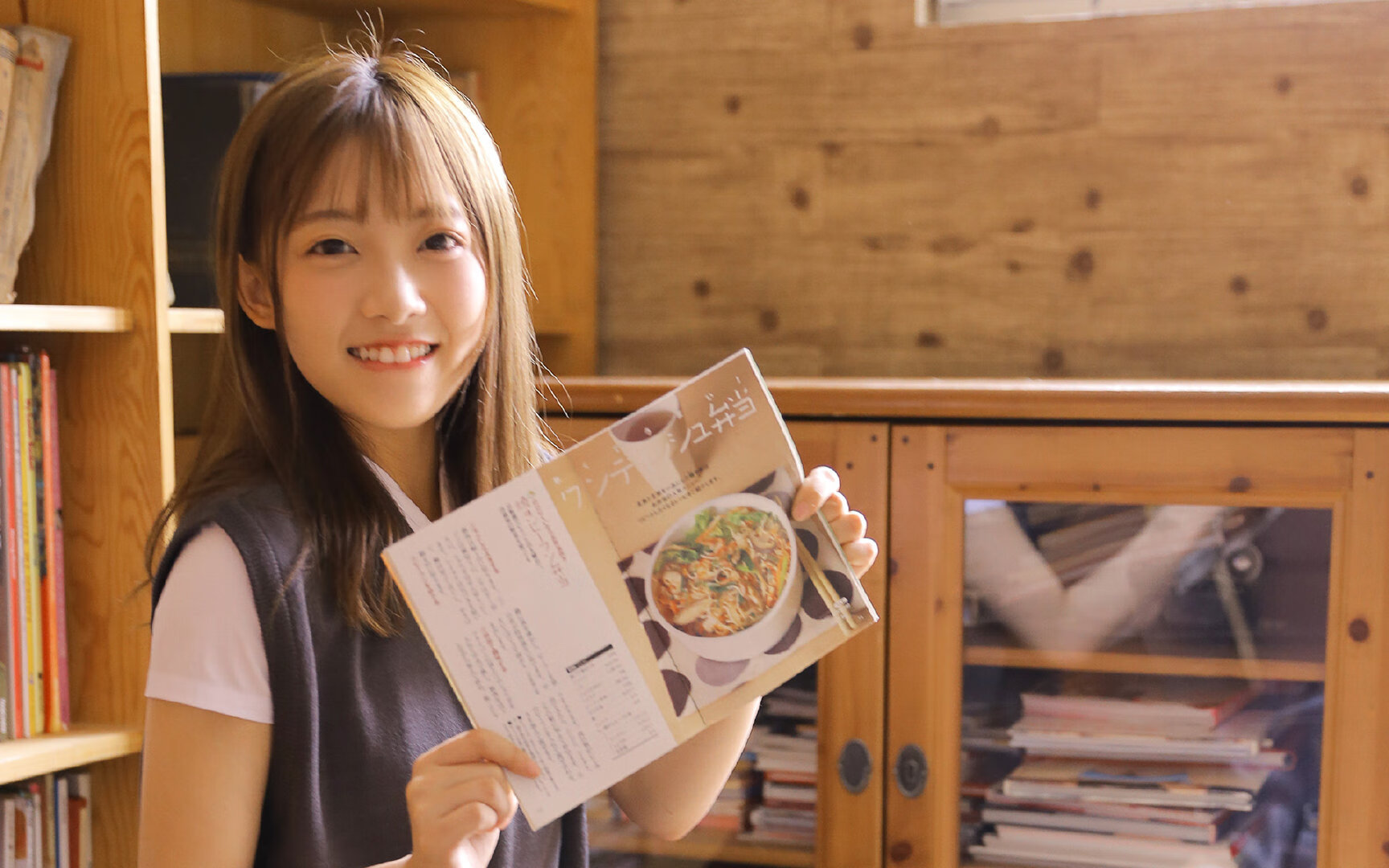 “快艇冲浪:东三叉湖赛场惊现极限运动的极速挑战”