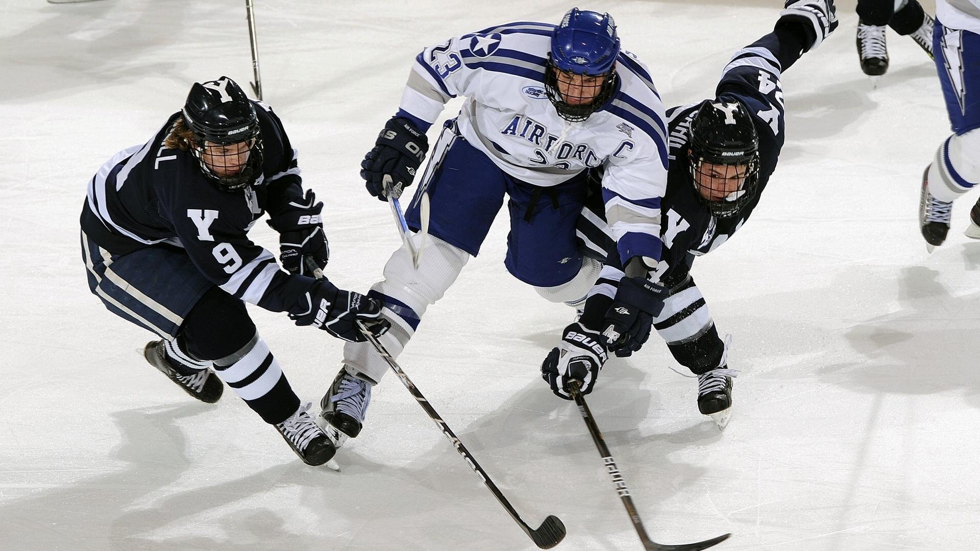 九游下载中心-“安赫尔·巴尔博萨的进攻组合与防守调整，助力美洲狮队迎接更强挑战”